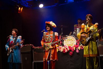 BeatleStory tour ad Ascoli: Paul, John, George e Ringo rivivono sul palco