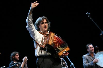 Ambrogio Sparagna e Luca Barbarossa ad Ancona per ‘Il porto nel cuore’