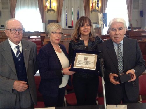 ANLA: consegnati 20 cellulari easy phone agli anziani del borgo di Pescara del Tronto