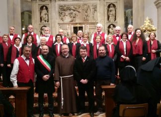 Il Coro Folk Città di Spoltore si esibisce al Santuario della Santa Casa di Loreto Il Coro Folk Città di Spoltore si esibisce al Santuario della Santa Casa di Loreto nel giorno di Santo Stefano