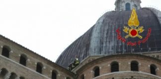 Il vento ha danneggiato la cupola della Basilica di Loreto