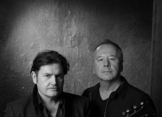 L’acoustic tour dei Simple Minds sbarca ad Ancona ed è sold out