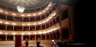 Per la celebre fotografa russa Svetlana Avvakum Urbino diventa un set che mette insieme architettura, arte e danza