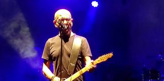 Grande successo per i Decibel di Enrico Ruggeri, in concerto a Pagliare