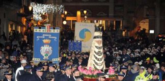 Un momento della tradizionale processione