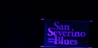 Sindaco e Binci donazione San Severino Blues sisma2 copia