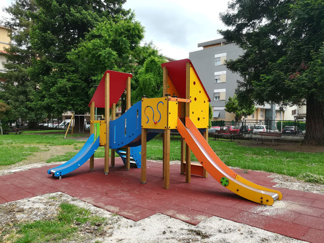 Ascoli, attivati nuovi giochi al parco di via Vittorio Emanuele Orlando