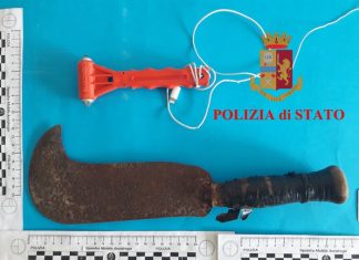 15enni molesti sul bus per la spiaggia di Portonovo, interviene la polizia