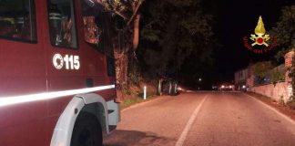 Scontro tra auto nella notte, due feriti