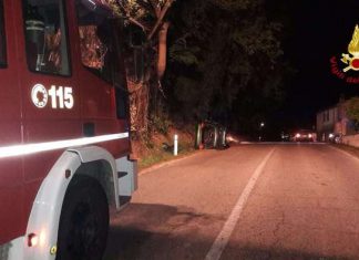 Scontro tra auto nella notte, due feriti