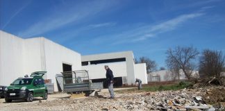 Macerata, abbandono e combustione illecita di rifiuti speciali: sequestrata area di circa 250 mq