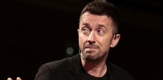 Andrea Scanzi in scena a Ostra con “E pensare che c’era Giorgio Gaber”: ecco quando, i prezzi