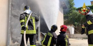 Incendi in due rimesse di mezzi agricoli