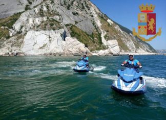 Vento e onde, due bagnanti salvati a Portonovo