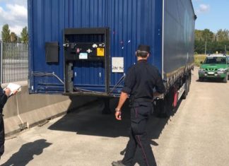 Rifiuti illeciti dalla Turchia: 2 denunce, sequestrato un rimorchio