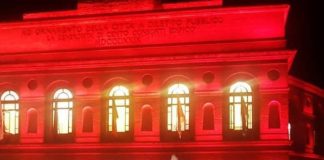 Macerata, domani lo Sferisterio in “rosso” per ricordare le ostetriche