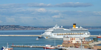 Ancona, nave Costa Magica: trasferiti a Firenze i positivi al Covid