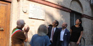 Macerata, targa in ricordo dell’attore Silvio Spaccesi: la cerimonia