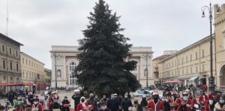 Pesaro, il Comune dona 53 Pacchi scaldacuore alle associazioni della città