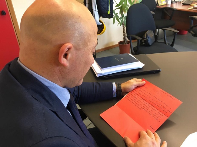 Il sindaco Sandro Sborgia legge la letta della piccola Agnese (1)