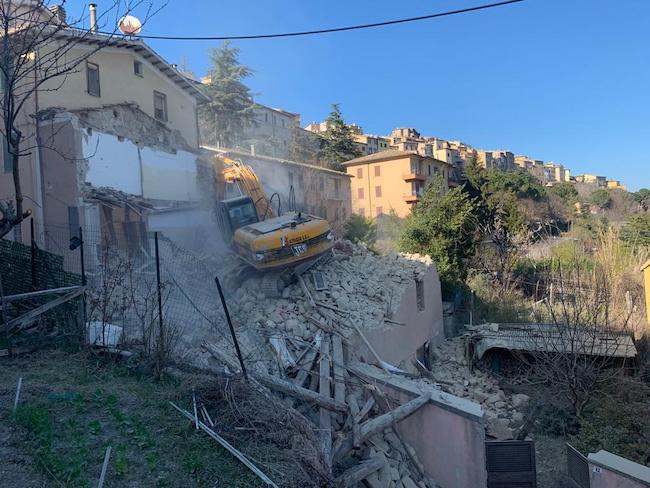 Nuove demolizioni Borgo San Giorgio a Camerino