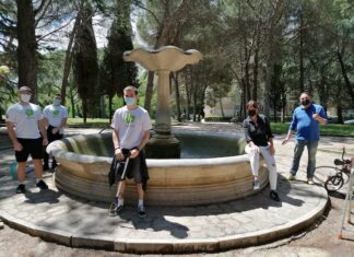 Jesi, pulita la fontana dei giardini pubblici di Viale Cavallotti