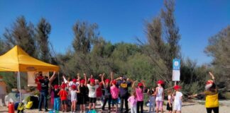 Ascoli, i piccoli esploratori del Riù raccolgono la plastica alla Sentina