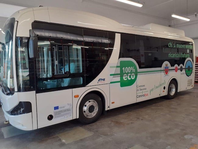 Ancona Due Bus Elettrici Per Un Giro Turistico Gratuito Della Citta