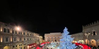 Si accendono le luci di “Pesaro nel cuore”: partite le iniziative natalizie