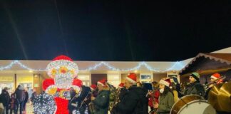 La magia del Natale a Camerino: accese le luminarie