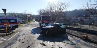 San Severino, incidente frontale tra due auto in via Aristide Merloni