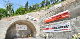 Linea ferroviaria Orte–Falconara, abbattuto oggi il diaframma della Galleria Valtreara