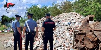 Abbandona rifiuti speciali ad Amandola: denunciato 56enne